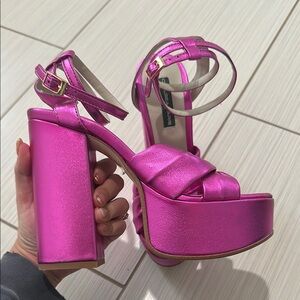 NIB metallic orchid pink Chelsea Paris platforms